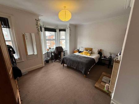 Tennyson Road, SO17 - Photo 3