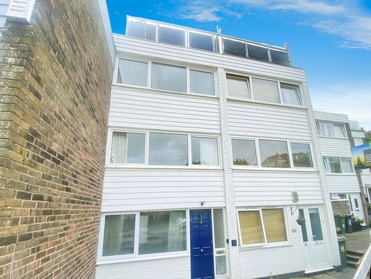 3 bedroom townhouse to rent - Photo 1