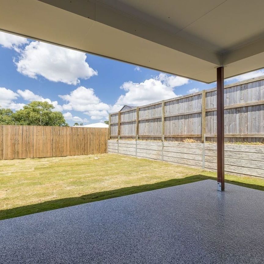 Large Family Home - Photo 1