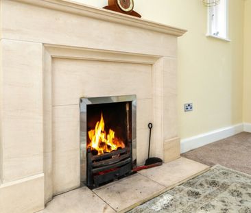 3 Bed Detached House in Queens Park - Photo 1