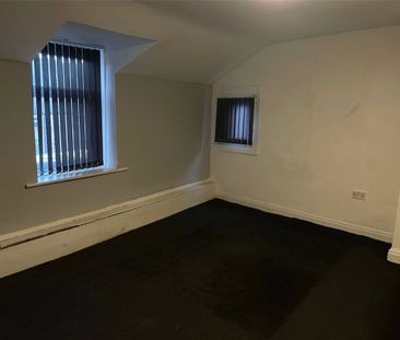 Daisy Hill, Dewsbury, West Yorkshire, WF13 - Photo 3