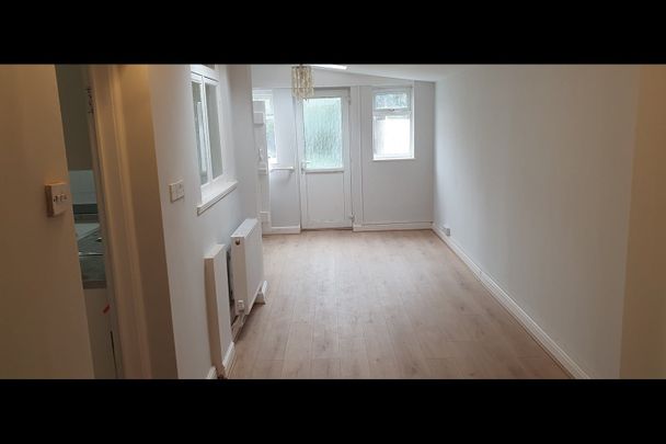 3 Bed Semi-Detached House, Umberslade Road, B29 - Photo 1