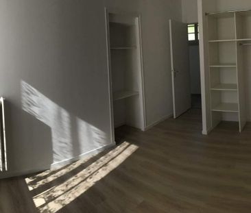 PACE, rue de louzillais, maison de type 5 dans longère rénovée en 2... - Photo 2