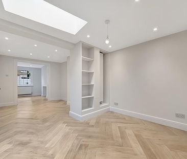 4 bedroom flat to rent - Photo 2