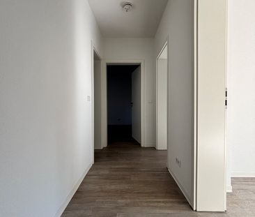 Bezusgfertige 3-Zimmer Wohnung in frisch modernisiertem Gebäude in ... - Foto 2