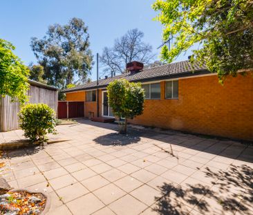 14 Renwick Street, Chifley ACT 2606 - House For Rent | Domain - Photo 2