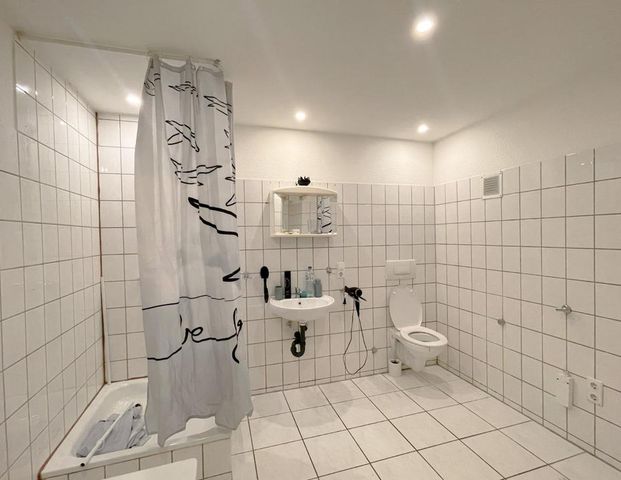 Helle 2-Zimmer-Wohnung mit großem Wohnzimmer - Photo 1