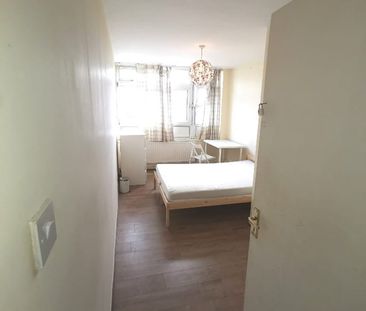 Room in a Shared House, Halyard House, E14 - Photo 4
