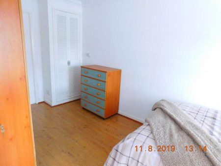 5 bedroom detached house to rent - Photo 4