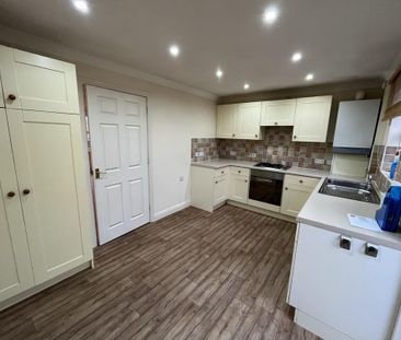 2 bedroom semi-detached house to rent - Photo 4