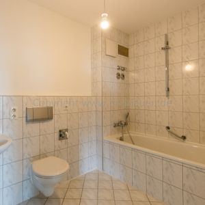 Balkon - Aufzug - offene Küche - Laminat | 2-Zimmer-Wohnung Plauen Seehaus - Photo 3