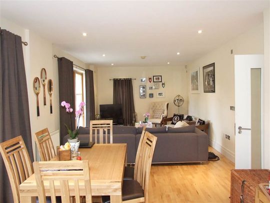 D2 The Pines, Malone Square, 46 Windsor Park, Belfast, BT9 6JU - Photo 1