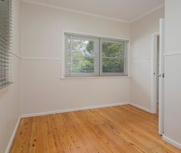 CHARMING 2 BEDROOM HOME IN A PRIME LAKESIDE LOCATION - Photo 6