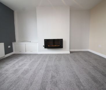 3 Bedroom Terraced House - Photo 3