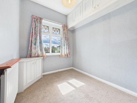 3 bedroom semi-detached house to rent - Photo 4