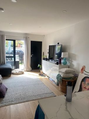 Near new low maintenance townhouse - Photo 1