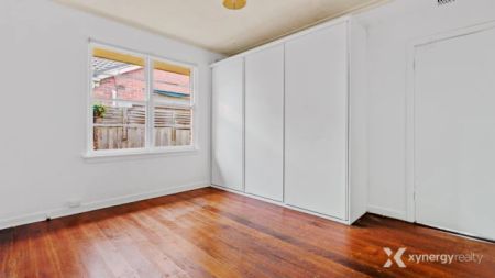 3 Bed, 1 Bath - Photo 3