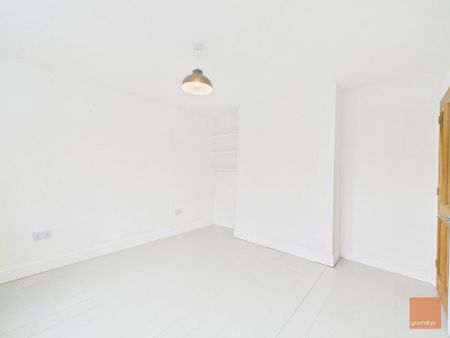 5 bedroom semi-detached house to rent - Photo 4