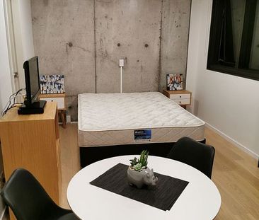 Stylish Studio Apartment in the heart of Te-Aro - Photo 3
