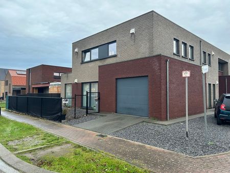 Prachtige woning met 3 slaapkamers, inpandige garage en tuin - Photo 3