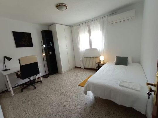 Calle del Poeta Blas de Otero, Madrid, Community of Madrid 28017 - Foto 1