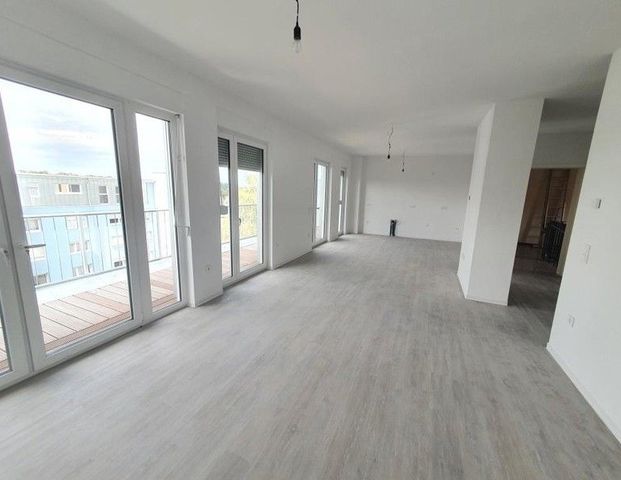 Moderne Penthouse-Wohnung - Aufzug und Fußbodenheizung über Erdwärme - Photo 1