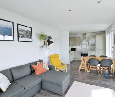 2 bedroom flat to rent - Photo 3