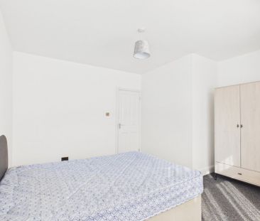 Fernside Avenue, Feltham,TW13 - Photo 6