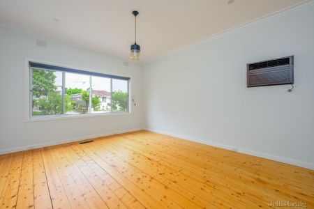 1/26 Fenacre Street, Strathmore - Photo 3