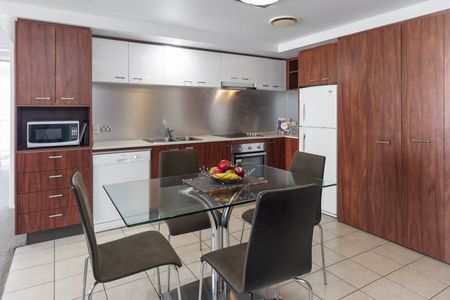 2091/23 Ferny Avenue, Surfers Paradise QLD 4217 - Apartment For Rent - $800 | Domain - Photo 2
