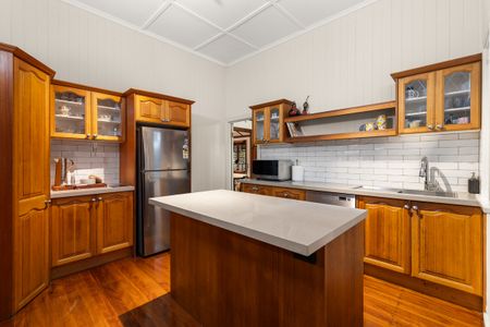 Charming Queenslander with Expansive Entertaining and Timeless Character - Photo 4