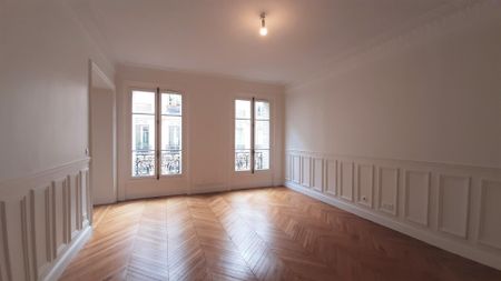 location Appartement T5 DE 149.1m² À PARIS - Photo 3