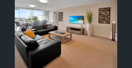 Fully Furnished Coastal Apartment - Photo 2