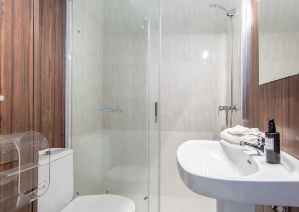 Calle del Pez Austral, Madrid, Community of Madrid 28007