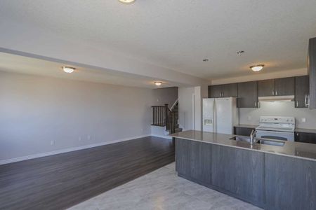 For Lease - 1890 Foxridge Crescent Unit# Upper, London North, Ontario - Photo 4