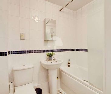 Spring Park, Holmlea Walk, Datchet, SL3 - Photo 6