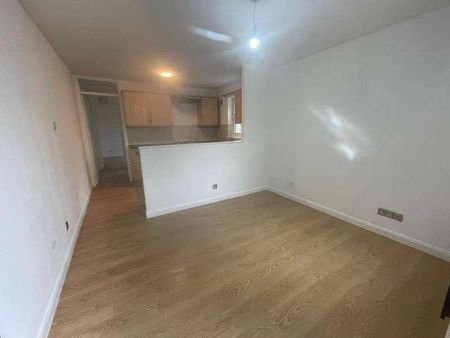 Gloucester Court, Dock Road, Tilbury, Essex, RM18 - Photo 4