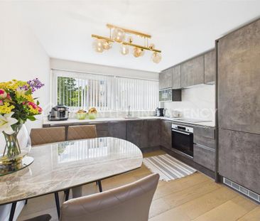 3 bedroom flat to rent - Photo 5