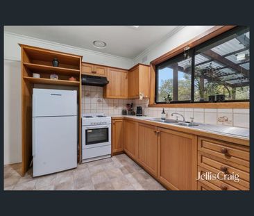 Classic Family Home in the Glen Waverley Secondary College Catchmen... - Photo 2