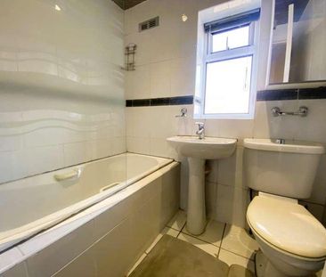 Crossley Street, Royton, Oldham, OL2 - Photo 5