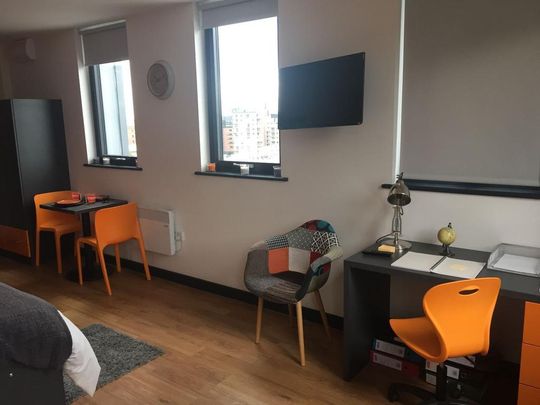 Studio to rent - Photo 1