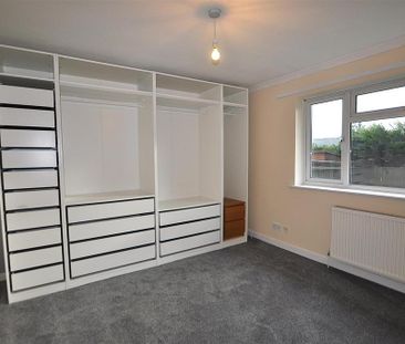 2 bedroom semi-detached bungalow to rent - Photo 3