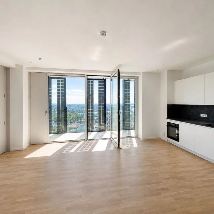 47. Etage mit 38qm Loggia: DC2 Tower: 3 Zimmer mit Skylineblick - Foto 1