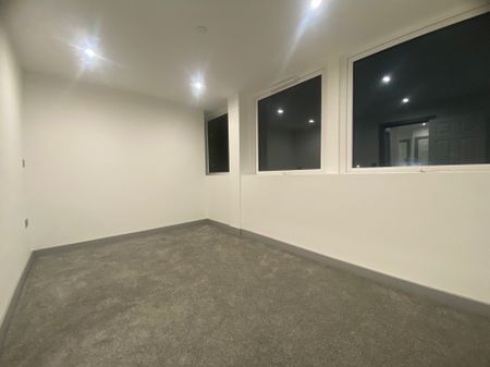 Green Lane, Leeds - Photo 3