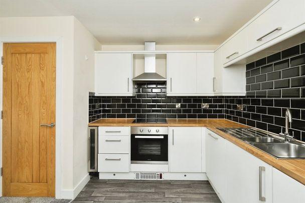 Fitzalan Road, SHEFFIELD - Photo 1