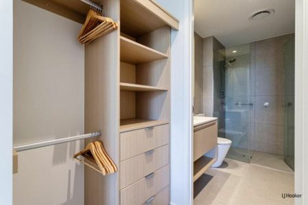 "The Hemingway" - Luxury Ocean View Apartment - Photo 5