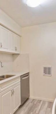 Updated 2-Bedroom Apartment for Rent in Prime Location! - Photo 1