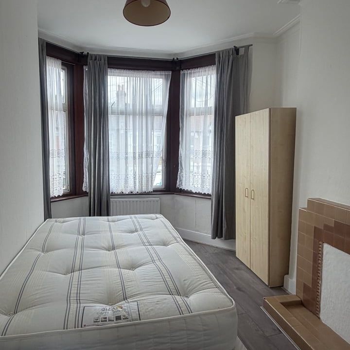 2 Bed Flat, Meads Road, N22 - Photo 1