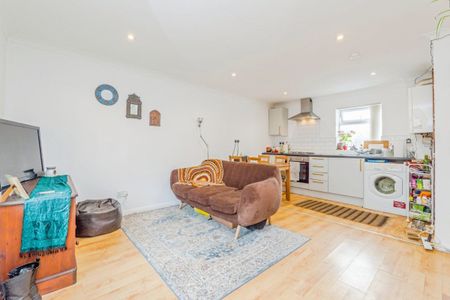 Railway Street - Photo 2