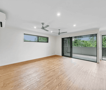 Modern Townhouse Living in Peaceful Everton Park - Photo 5